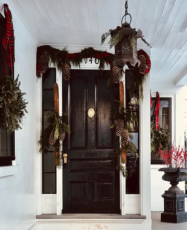 140 Federal Street front door decorated for Christmas in Salem 2019